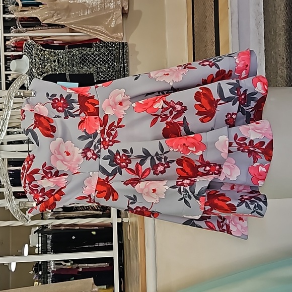 Size 8 short floral strapless fit and flare homecoming or juniors party dress - Picture 4 of 9